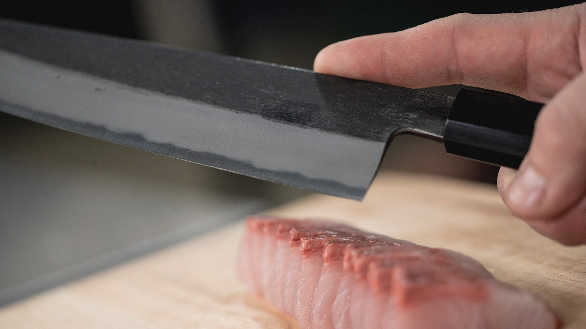 Single Bevel vs Double Bevel Knives: Which One to Choose? – Dream of Japan